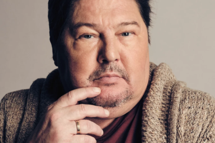 Martijn Krabbé celebrates King’s Day in Amsterdam, receiving heartfelt support as he faces terminal illness. A powerful story of resilience and joy.