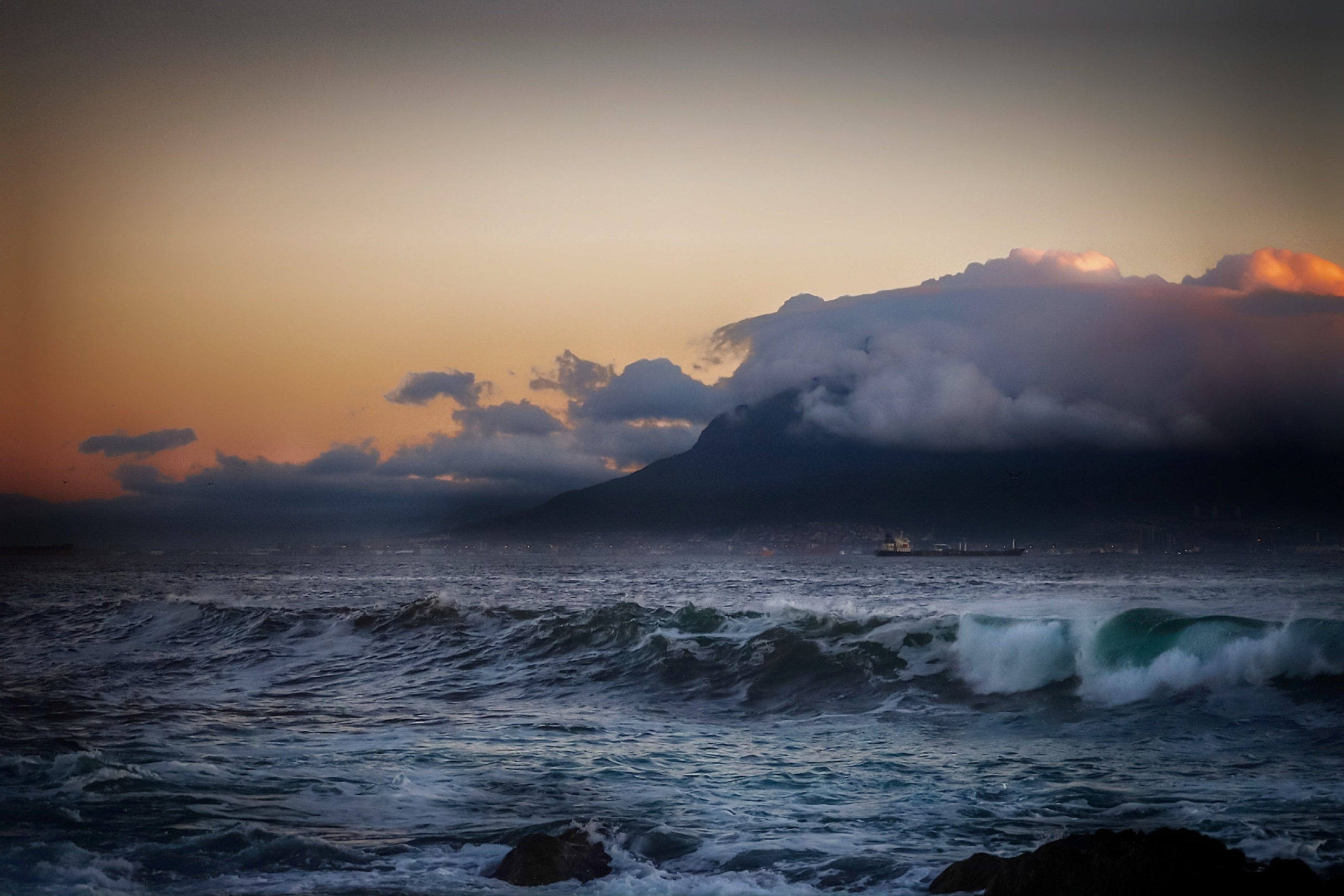 Cape Town Weather Today: Forecast, Rain & Weekly Outlook