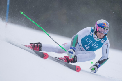 Giant Slalom in Alpine Skiing: Complete Overview