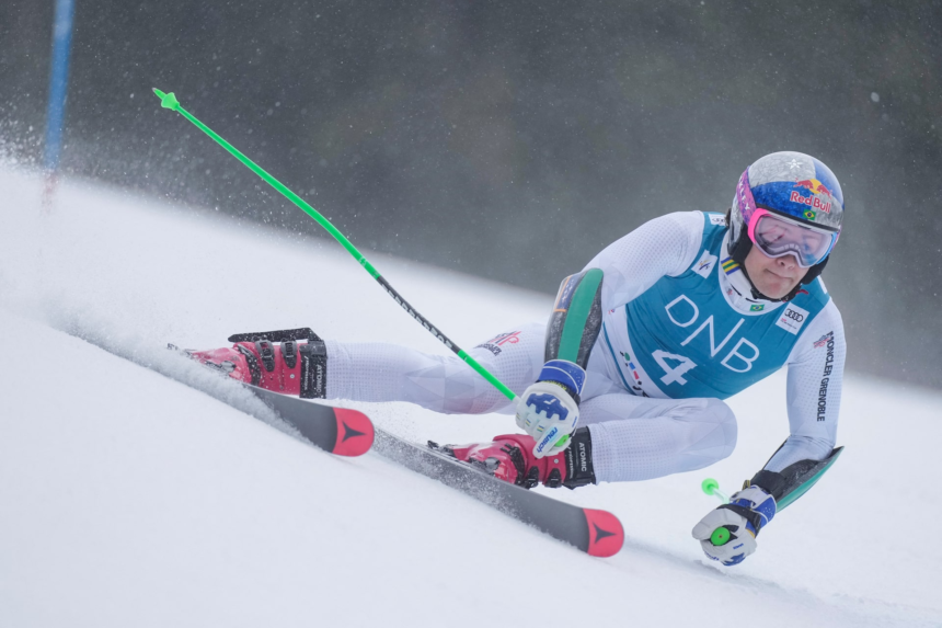 Giant Slalom in Alpine Skiing: Complete Overview