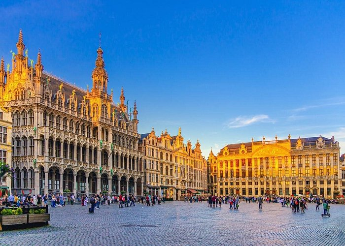 Explore Brussels in 2026—politics, energy crisis, aviation, and culture shaping Europe’s capital today.