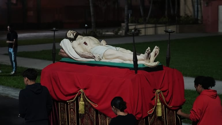 Good Friday 2026 Explained: Crucifixion to Easter