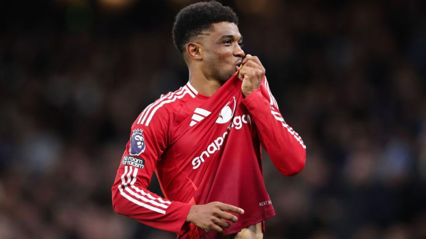 Manchester United Star Hits Back at Online Rumors