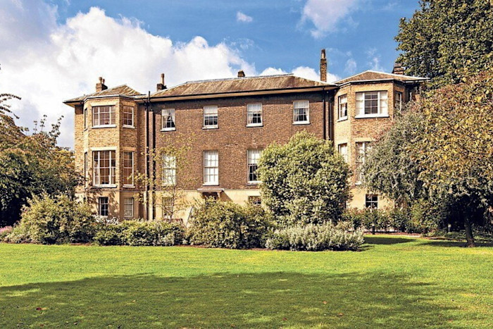 Nick Candy sells his Chelsea mansion for over £270M in a record deal, reshaping London’s luxury property market and global real estate trends.