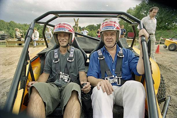 Explore Frits Jansma’s movies and TV shows, including his iconic role in Onderweg naar morgen and other notable appearances.