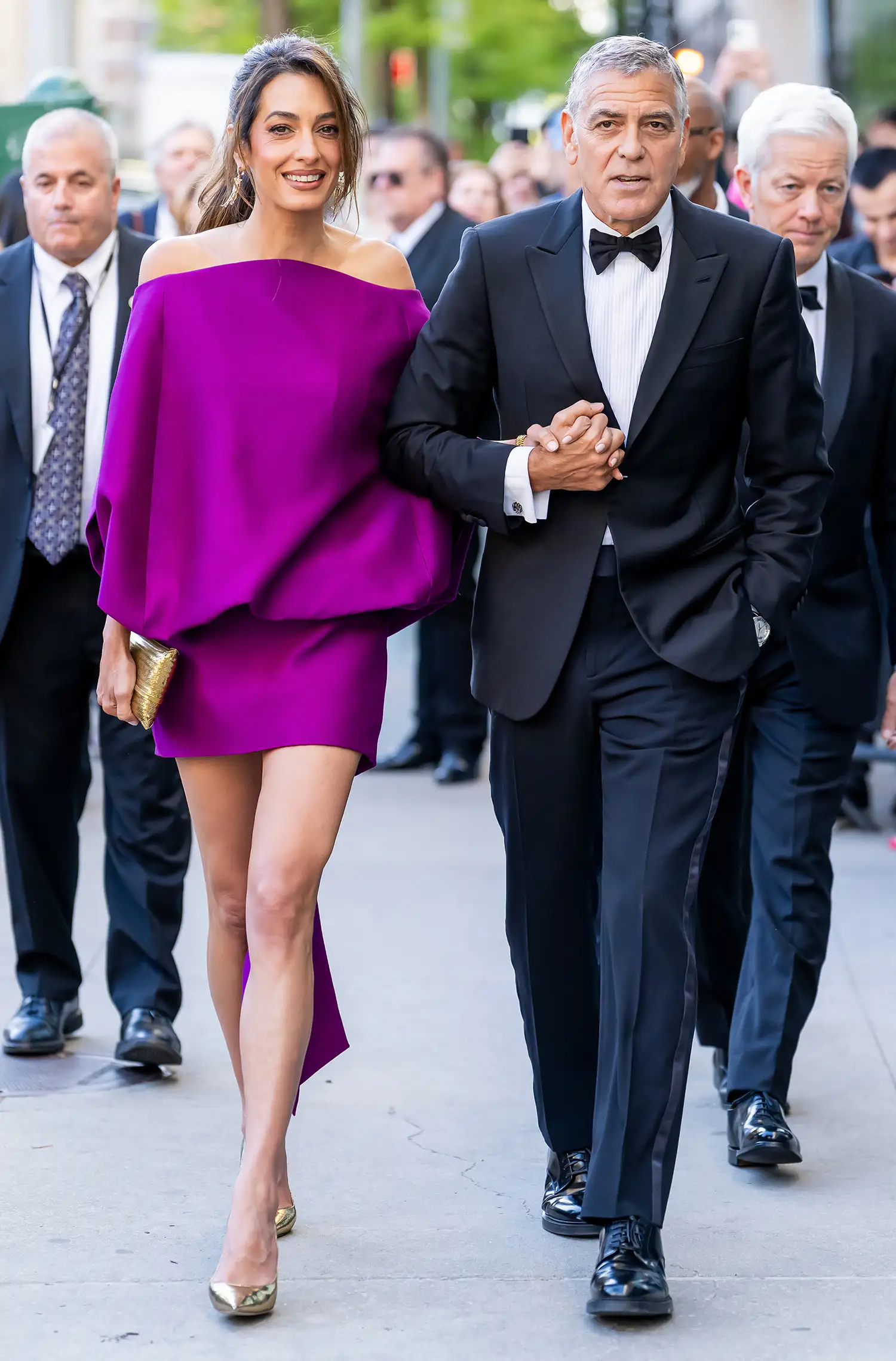 Explore Amal Clooney’s life, career, and 2026 style evolution at the Chaplin Award Gala, highlighting her influence in law and fashion.