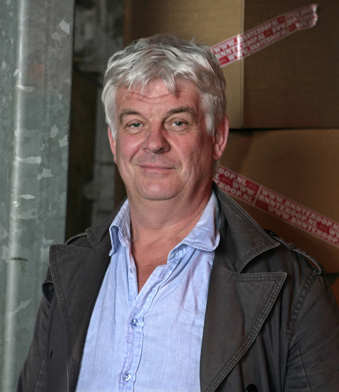 Frits Jansma, known as JP in ONM, has died at 74. Explore his life, career, and legacy in Dutch television.