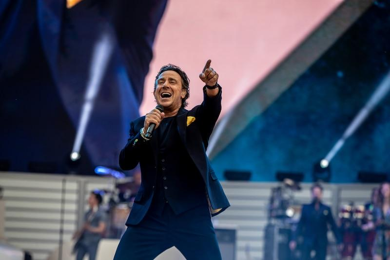 Explore Marco Borsato’s top songs, albums, and career highlights, including his biggest hits and streaming success.