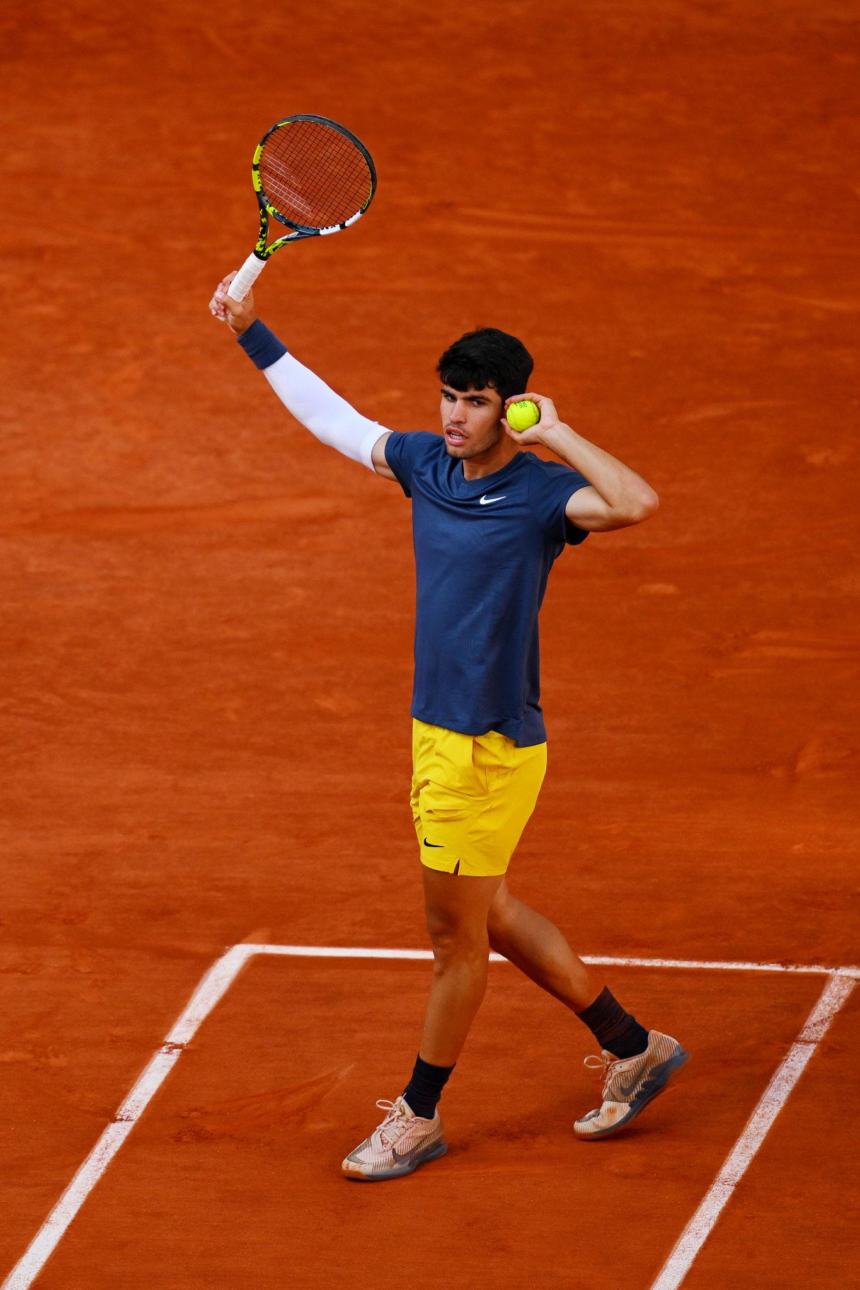 Carlos Alcaraz enters the 2026 clay season with dominance, ranking pressure, and historic comparisons shaping his evolving tennis legacy.