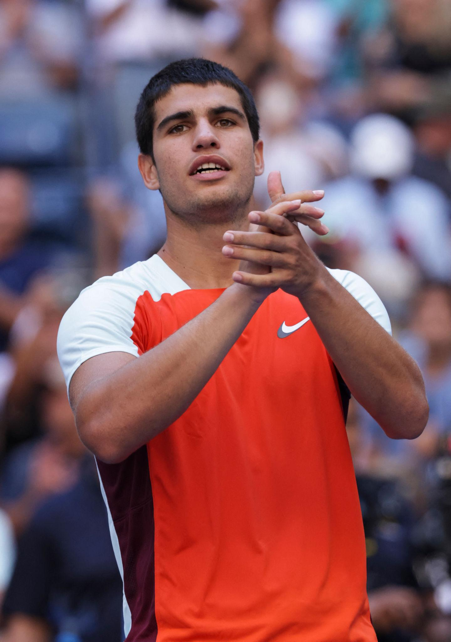 Carlos Alcaraz wife rumors explained—what’s real, what’s false, and what he’s said about his love life.