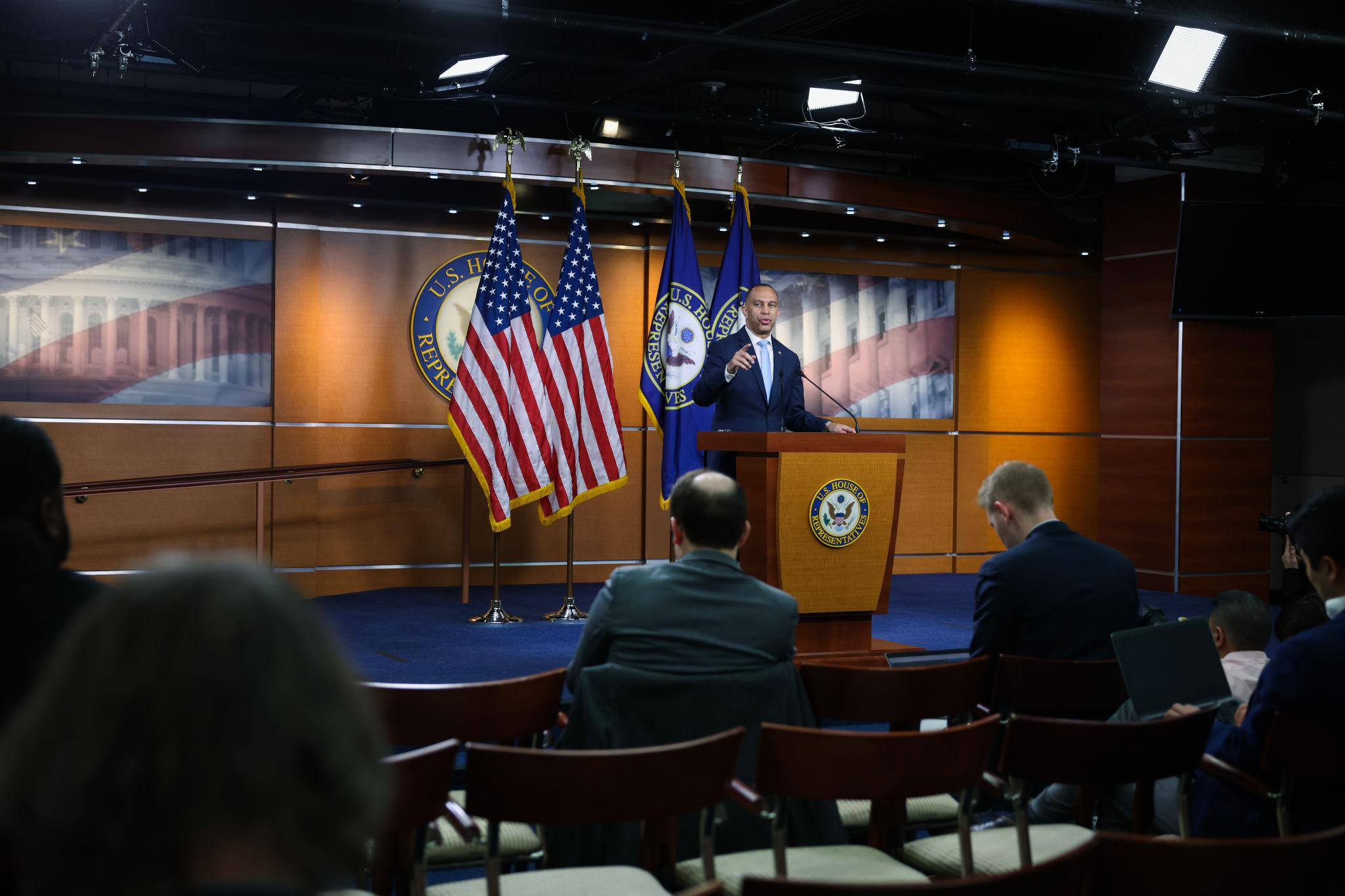 Discover Hakeem Jeffries’ parents, net worth, religion, ethnicity, education, and leadership role in U.S. politics in this complete guide.