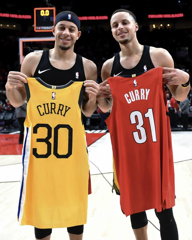 Explore how Seth Curry built his $16M–$18M net worth through NBA contracts, investments, and consistent performance.