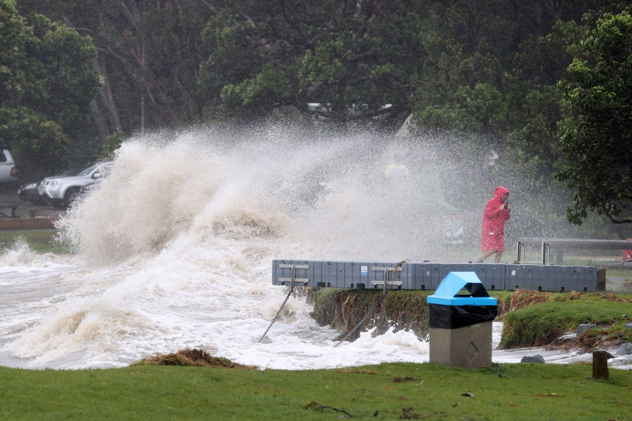 Cyclone Vaianu approaches New Zealand with red warnings, strong winds, and heavy rain. Learn impacts, safety steps, and latest updates.