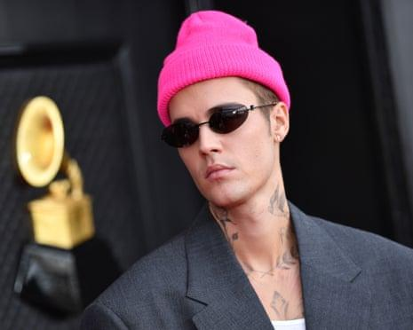 Justin Bieber’s Coachella 2026 set sparked intense Reddit debate. Here’s why fans are divided over his viral performance.