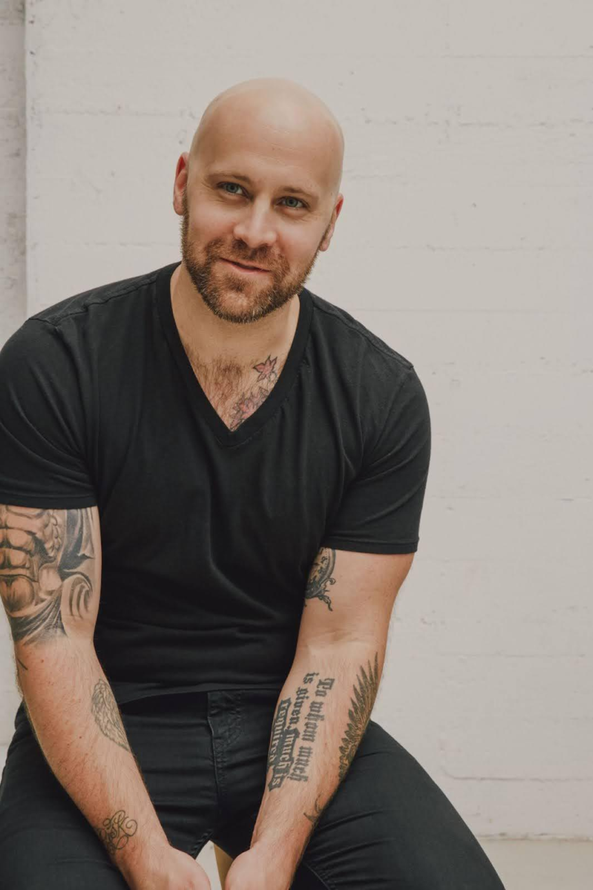 Joe McCann faces scrutiny after Ashlee Jenae’s death in Zanzibar. Here’s what is known, the timeline, and key unanswered questions.