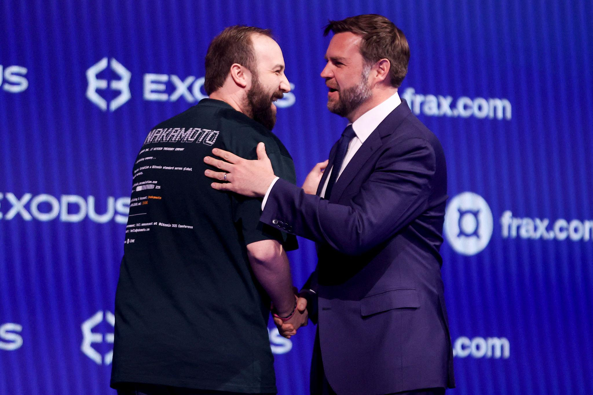 Joe McCann faces scrutiny after Ashlee Jenae’s death in Zanzibar. Here’s what is known, the timeline, and key unanswered questions.