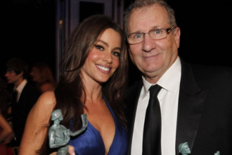 Explore Ed O’Neill’s career at 80, from Al Bundy to Modern Family, awards, legacy, and impact on television sitcom history.