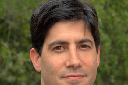 Kevin Warsh’s Fed nomination advances as hearings near, but political challenges and wealth disclosures raise key questions about confirmation.