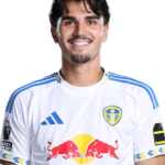 Pascal Struijk biography, age, net worth, career, nationality, height, relationships, and latest news. Full profile of the Leeds United defender.
