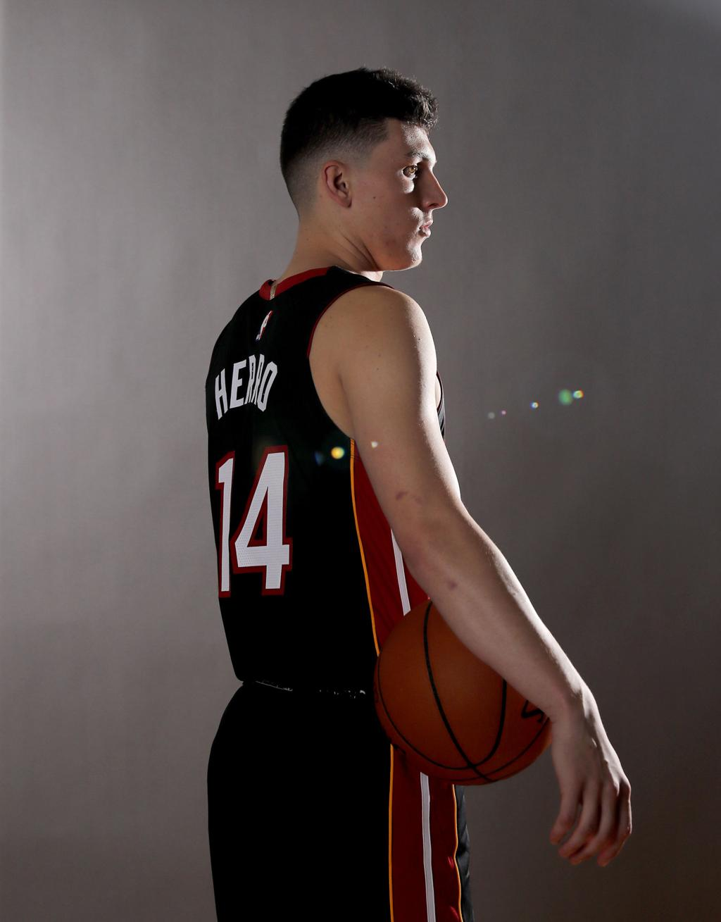 Tyler Herro scores 23 points as Heat fall to Hornets. Explore his performance, Bam Adebayo injury impact, and what it means for Miami’s future.