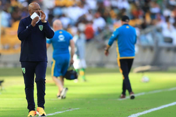 Manqoba Mngqithi shares insights on Junior Dion’s Golden Boot chances and the tight PSL title race.