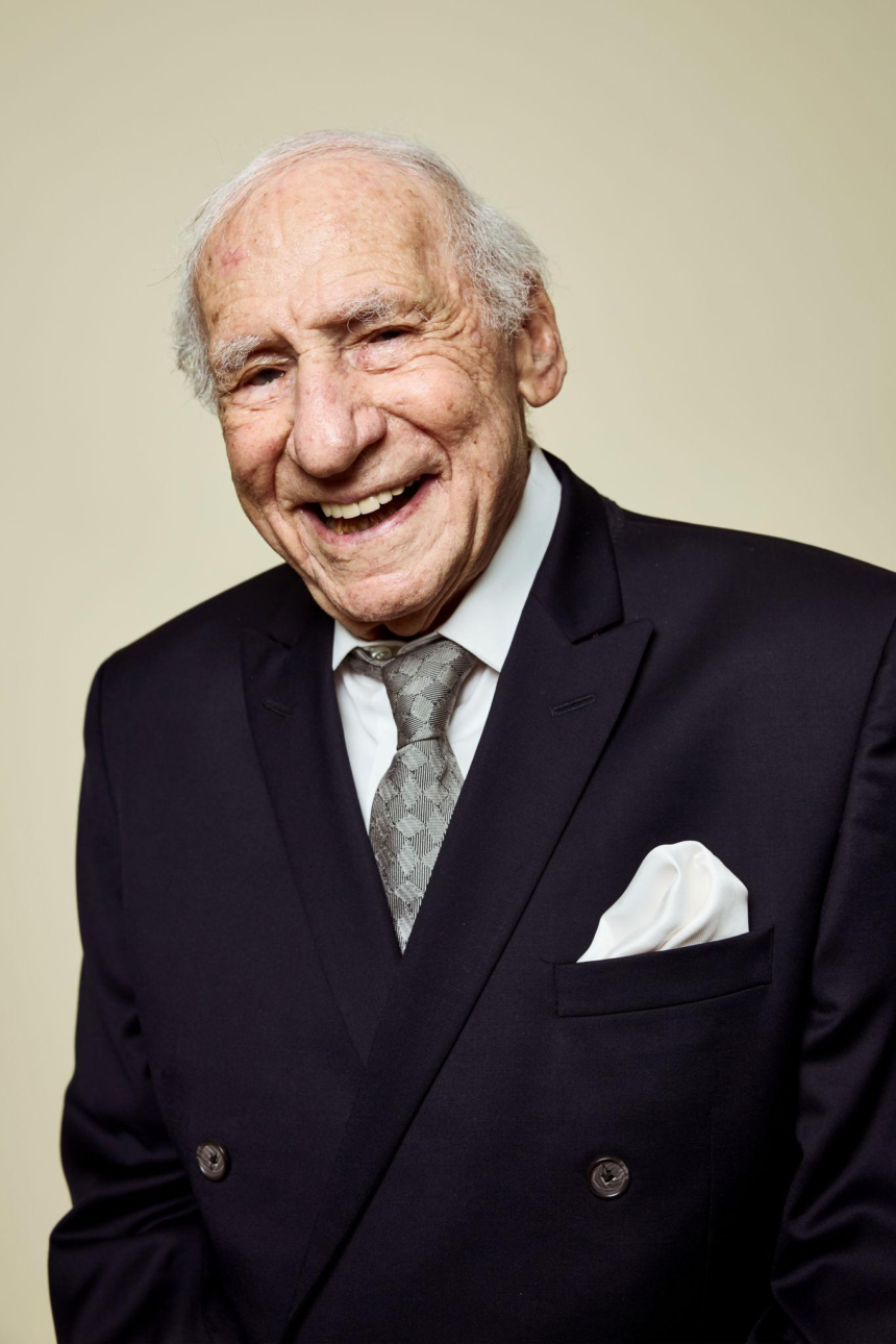 Mel Brooks biography, net worth 2026, age, movies, family, and career. Discover his legacy, relationships, and latest updates in this detailed profile.