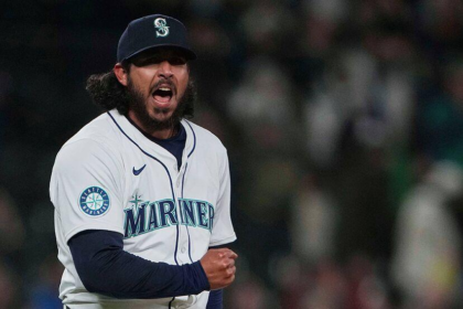Andrés Muñoz’s ninth-inning collapse vs Padres analyzed. Full breakdown of what went wrong and what it means for the Mariners.