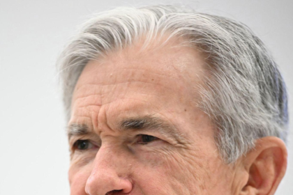 Jerome Powell biography, net worth, age, career, salary, family, and latest news. Explore the life of the Federal Reserve Chair in detail.