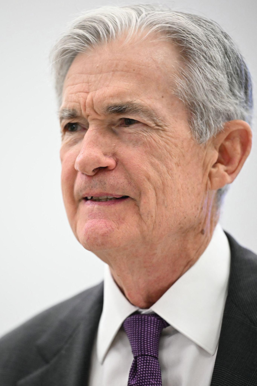 Jerome Powell biography, net worth, age, career, salary, family, and latest news. Explore the life of the Federal Reserve Chair in detail.
