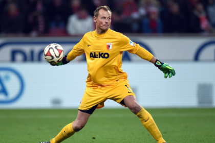 Former Arsenal goalkeeper Alex Manninger dies at 48 after a tragic accident in Austria. A look at his career, legacy, and tributes from football.