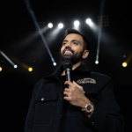 Akaash Singh biography, net worth, age, career, wife, tour details, and personal life. Explore his rise in comedy and global influence.