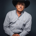 George Strait biography, net worth, age, songs, tour 2026, family, and career. Discover the King of Country’s legacy and success.