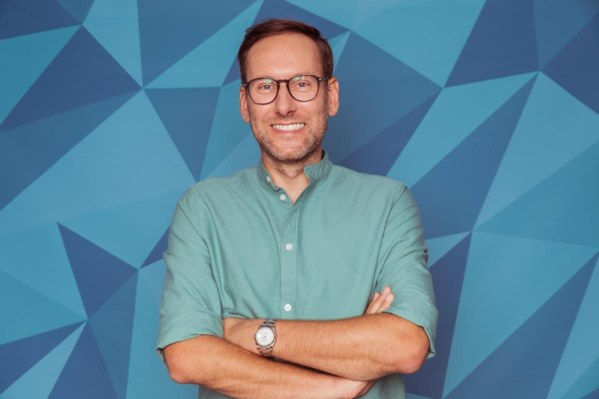 Simon Beeck Biography, Age, Net Worth, Career & Family