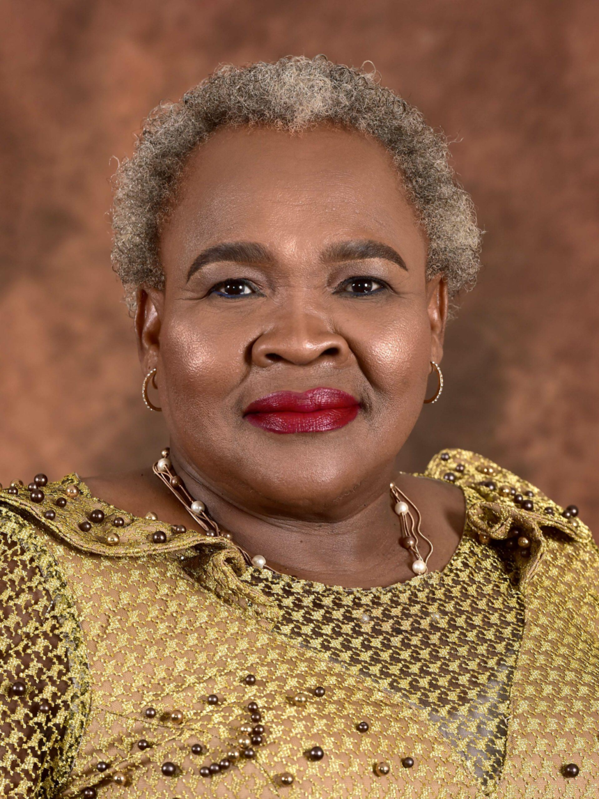 Sisisi Tolashe biography, age, net worth, career, family and relationships. Explore her leadership journey, qualifications and latest news.