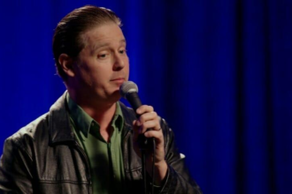 The Onion moves to take over Infowars through a licensing deal. Explore the role of Ben Collins, Tim Heidecker, and the legal battle.