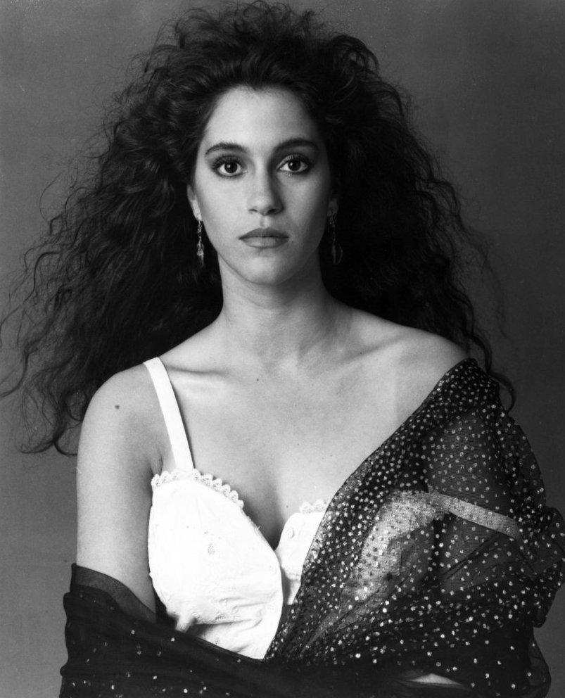 Jami Gertz biography, net worth 2026, age, husband, children, career, NBA team ownership and full life story explained in detail.