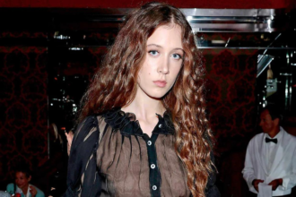 Nicole Kidman’s daughter Sunday Rose stuns at prom in a silver Oscar de la Renta gown, blending high fashion with a classic teenage milestone.