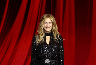 Rita Wilson biography covering net worth, age, career, songs, movies, family, and relationship with Tom Hanks. Full 2026 profile.