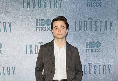 Ben Ahlers biography, age, net worth, career, family, and relationships. Explore his movies, TV shows, Broadway success, and personal life.