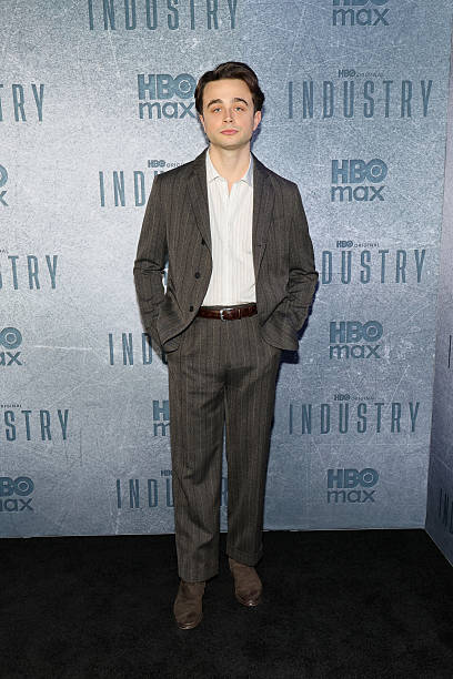 Ben Ahlers biography, age, net worth, career, family, and relationships. Explore his movies, TV shows, Broadway success, and personal life.