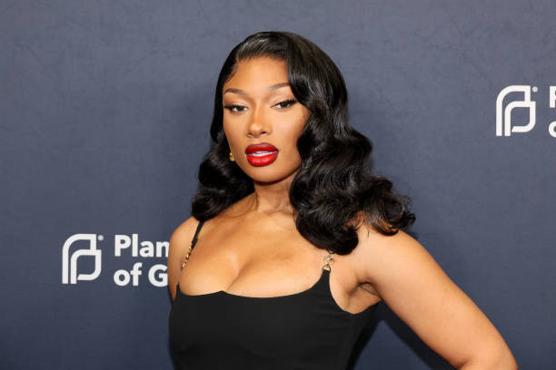 Megan Thee Stallion ends relationship with Klay Thompson amid cheating claims. Explore the full story, reactions, and what’s next for the rapper.