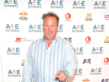 Discover why people search for a Darrell Sheets movie and explore the real-life story of the Storage Wars star and his legacy.