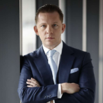 Nick Candy sells his Chelsea mansion for over £270M in a record deal, reshaping London’s luxury property market and global real estate trends.