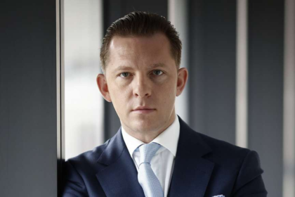 Nick Candy sells his Chelsea mansion for over £270M in a record deal, reshaping London’s luxury property market and global real estate trends.