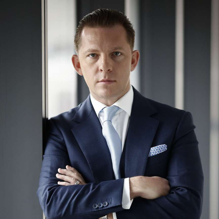 Nick Candy sells his Chelsea mansion for over £270M in a record deal, reshaping London’s luxury property market and global real estate trends.