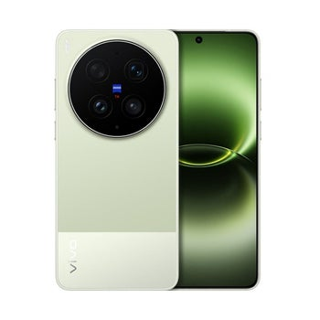 Compare Oppo Find X9 Ultra and Vivo X300 Ultra cameras—zoom, night, video, and performance explained in this detailed test.