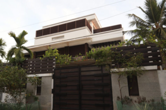 Trisha visits Vijay’s house as TVK leads Tamil Nadu elections. Explore the full story behind this viral moment and political breakthrough.