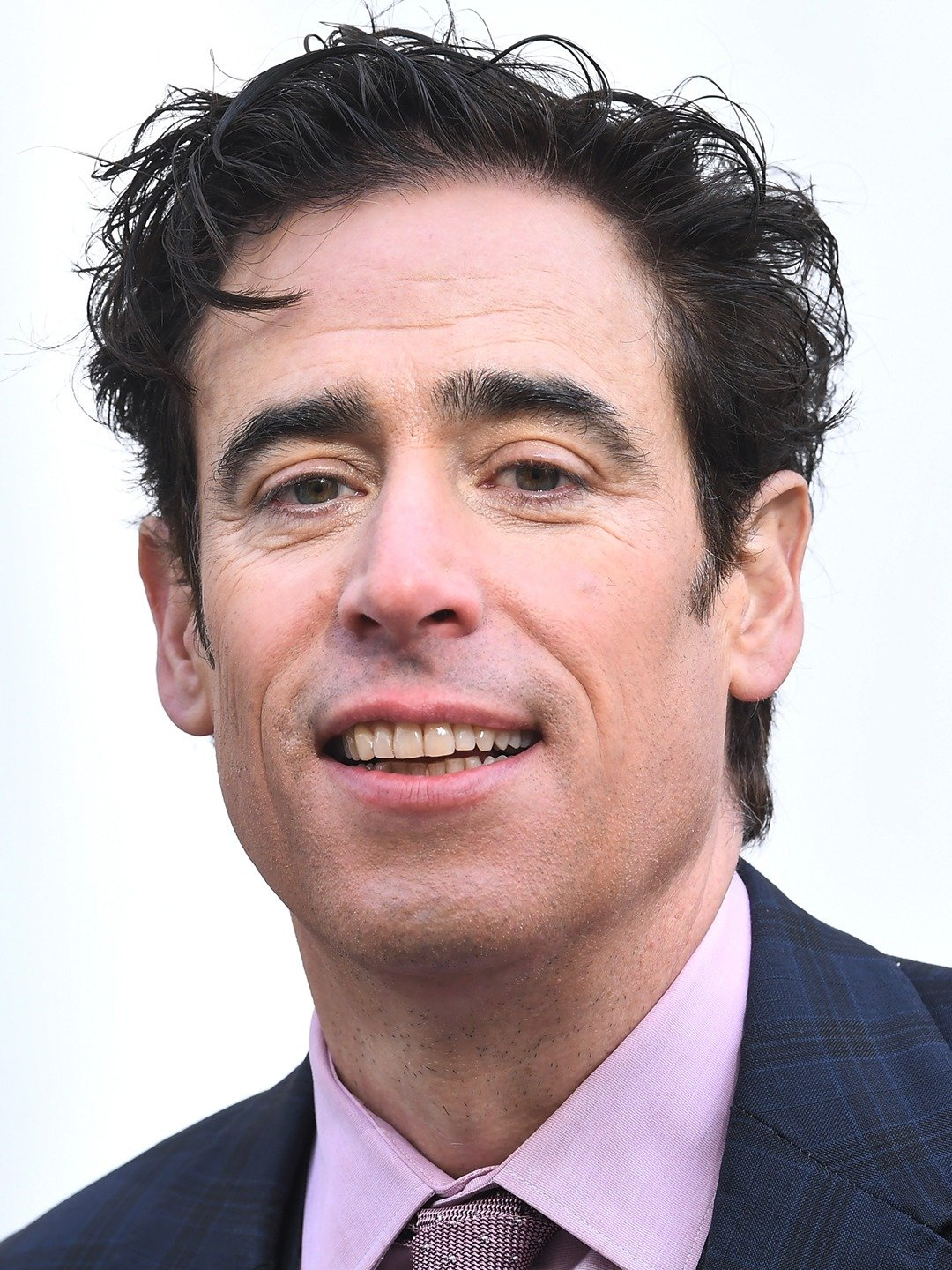 Discover Stephen Mangan’s emotional journey through family loss and the £800K Wiltshire home that redefined his sense of belonging.