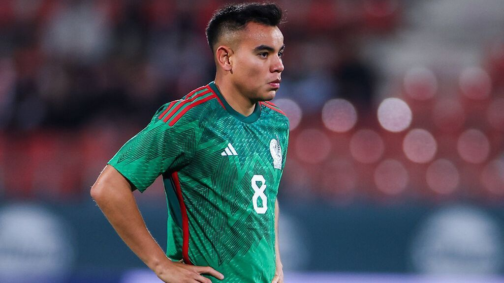 Explore the story of Carlos Rodríguez, Mexico’s World Cup midfielder, and the growing excitement around Mexico City ahead of FIFA 2026.