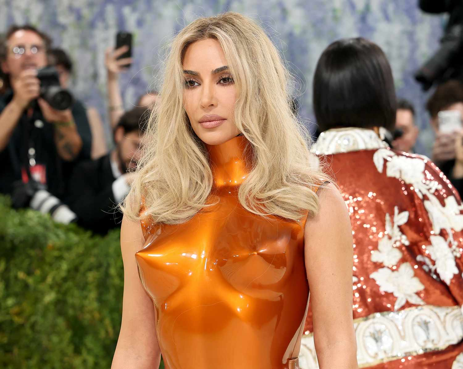 Discover Kim Kardashian’s bold armored look at Met Gala 2026 and its artistic inspiration from the 1960s.
